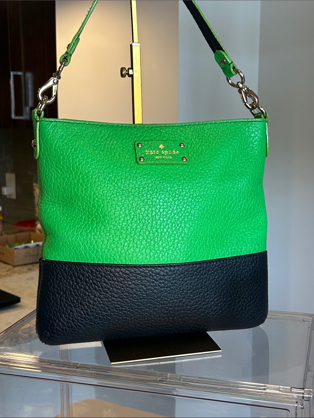 kate spade Green and Black Pebbled Leather Colorblock Crossbody 11”x 1”x 10” EUC